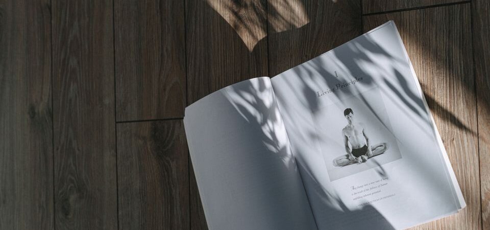 Livre de yoga : mon guide complet pour bien choisir en 2026